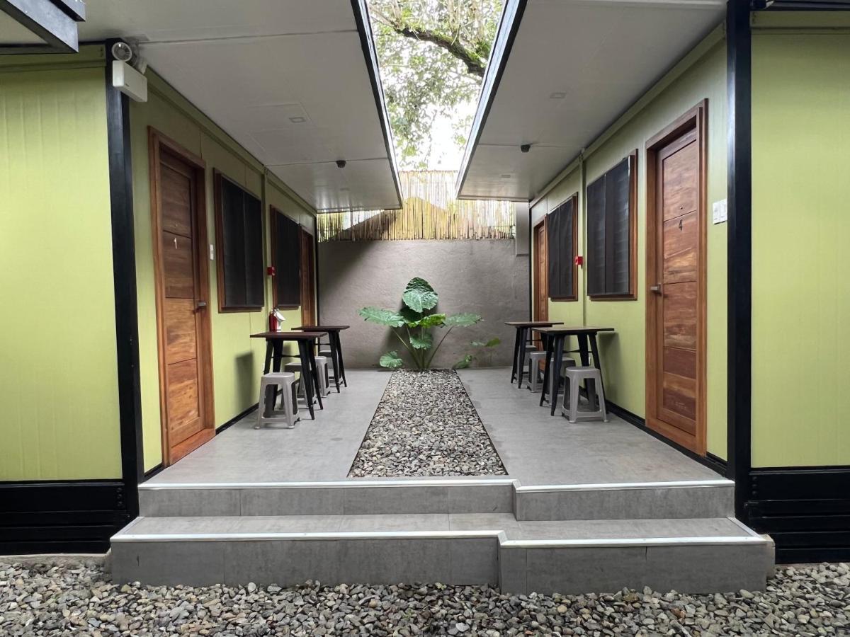 Happy Camper Hostel Coron Exterior foto